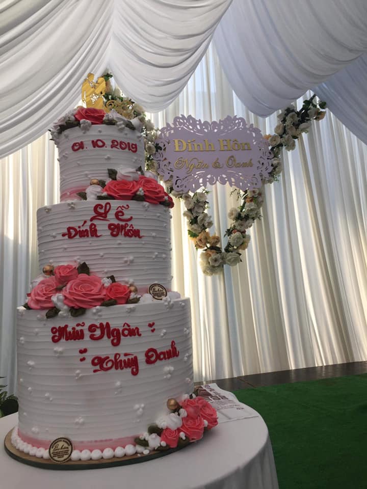 Bánh kem tiệc cưới 