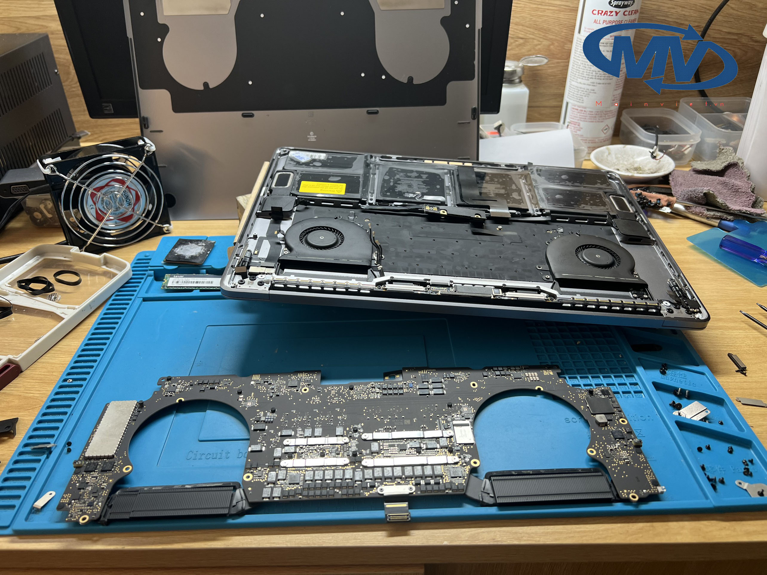 Thay mainboard ( bo mạch chủ ) macbook Pro chính hãng