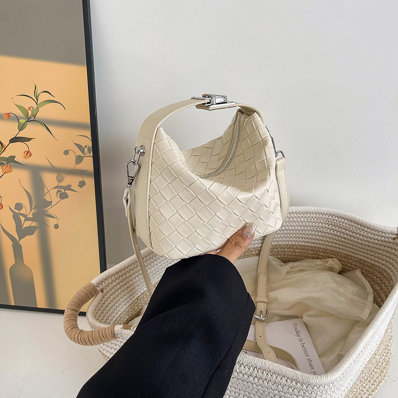 Túi Đeo Chéo Nữ Có Quai Xách - Giỏ Xách Đeo Vai Mona - tt240527