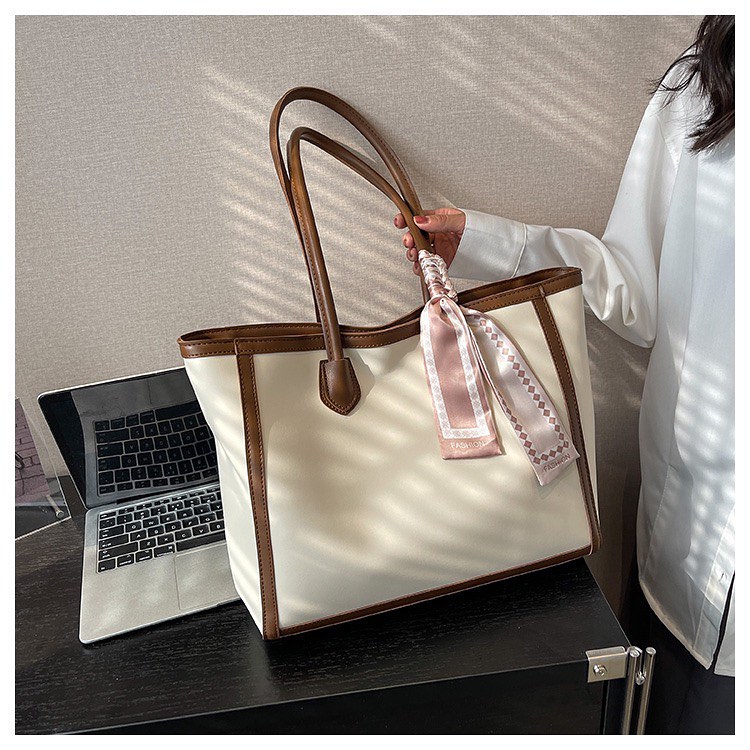 Túi Xách Cỡ Lớn Kèm Khăn Lụa - Giỏ Đeo Vai Size To Mona - tt230335