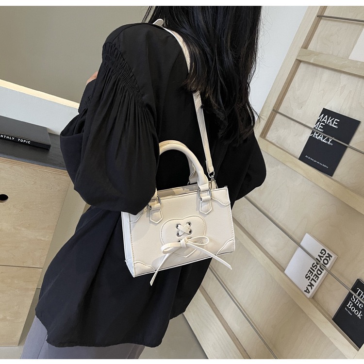 Túi Đeo Chéo Nữ Có Quai Xách - Giỏ Xách Đeo Vai Mona - tt240731