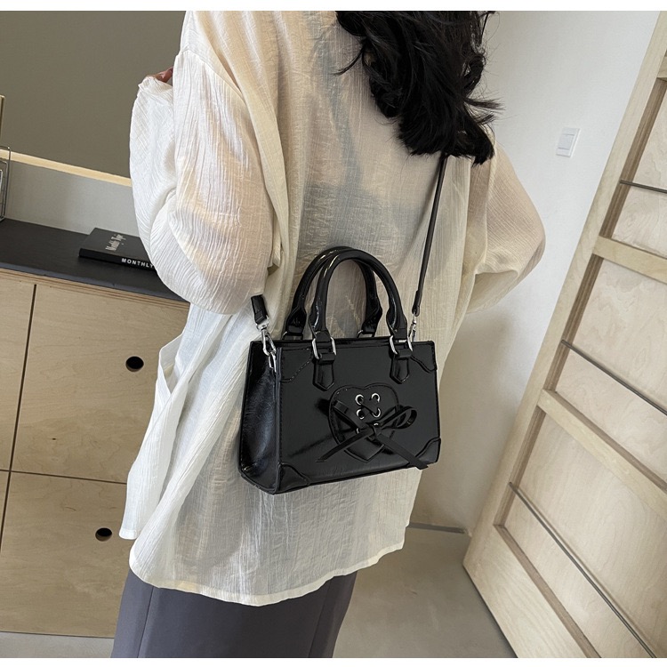 Túi Đeo Chéo Nữ Có Quai Xách - Giỏ Xách Đeo Vai Mona - tt240731