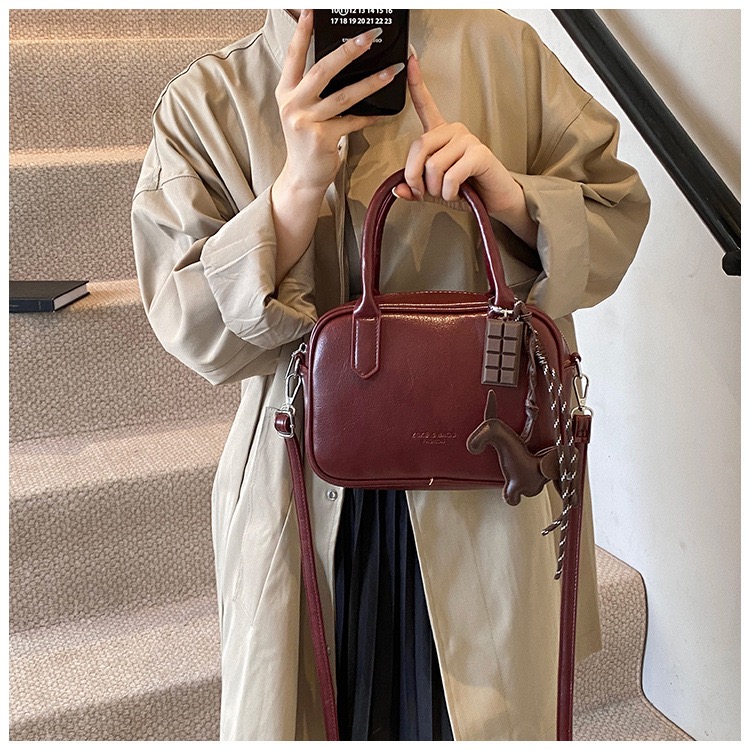 Túi Đeo Chéo Nữ Có Quai Xách - Giỏ Xách Kèm Móc Đeo Túi Mona - tt240908