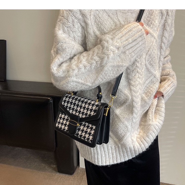 Túi Đeo Chéo Nữ - Giỏ Quai Xách Mona - tt231131