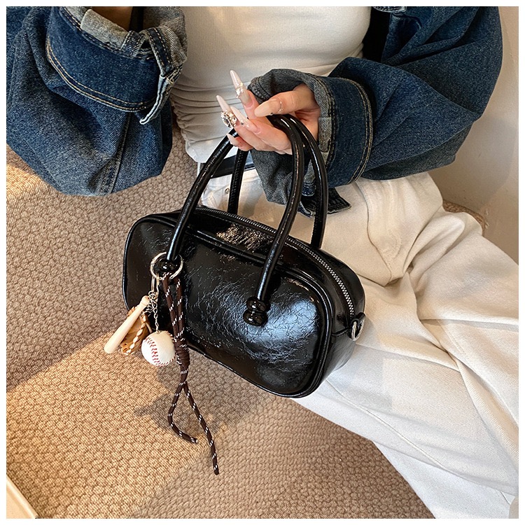 Túi Đeo Vai Nữ Kèm Móc Đeo Túi - Giỏ Xách Kẹp Nách Mona - tt240911