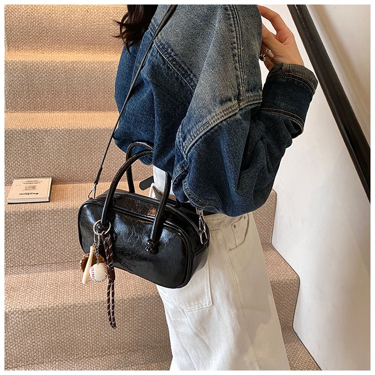 Túi Đeo Vai Nữ Kèm Móc Đeo Túi - Giỏ Xách Kẹp Nách Mona - tt240911