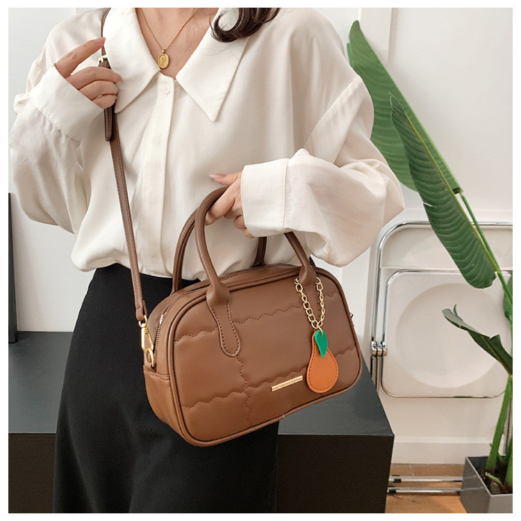 Túi Quai Xách Nữ - Giỏ Đeo Chéo Kèm Móc Túi Mona - tt230501