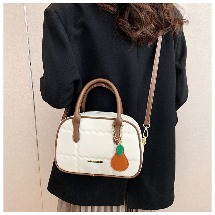 Túi Quai Xách Nữ - Giỏ Đeo Chéo Kèm Móc Túi Mona - tt230501