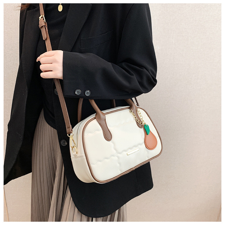 Túi Quai Xách Nữ - Giỏ Đeo Chéo Kèm Móc Túi Mona - tt230501