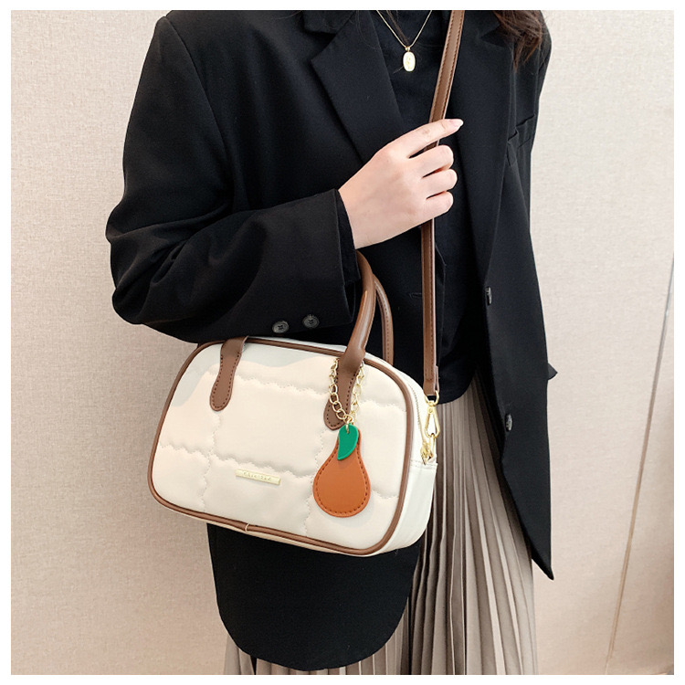 Túi Quai Xách Nữ - Giỏ Đeo Chéo Kèm Móc Túi Mona - tt230501