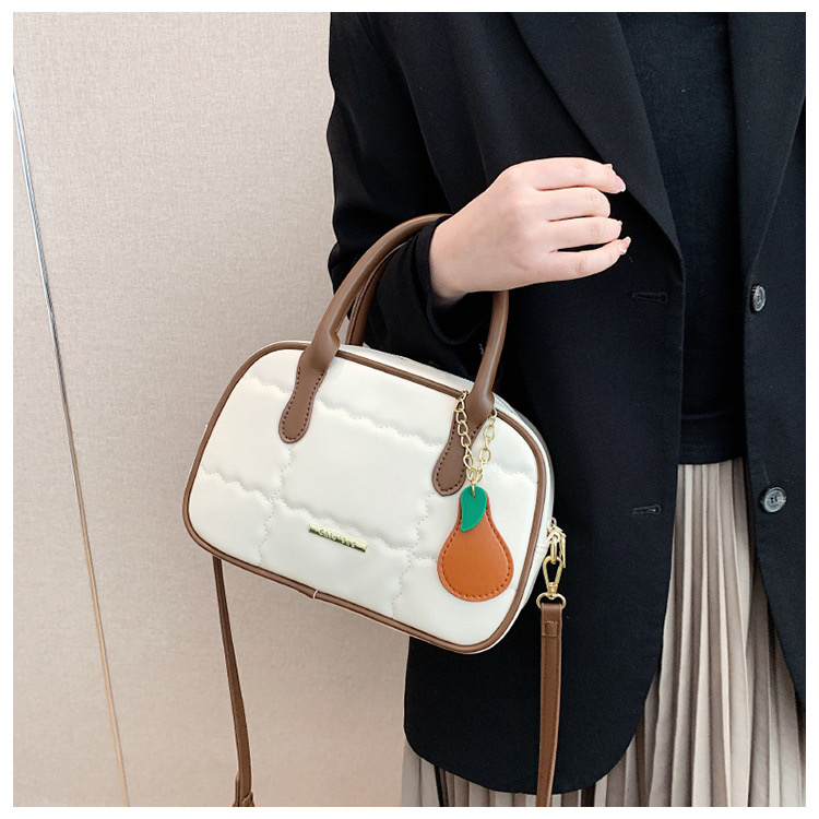 Túi Quai Xách Nữ - Giỏ Đeo Chéo Kèm Móc Túi Mona - tt230501