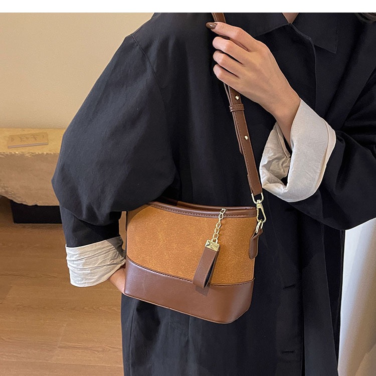 Túi Da Lộn Đeo Vai Nữ - Giỏ Xách Đeo Chéo Mona - tt240105