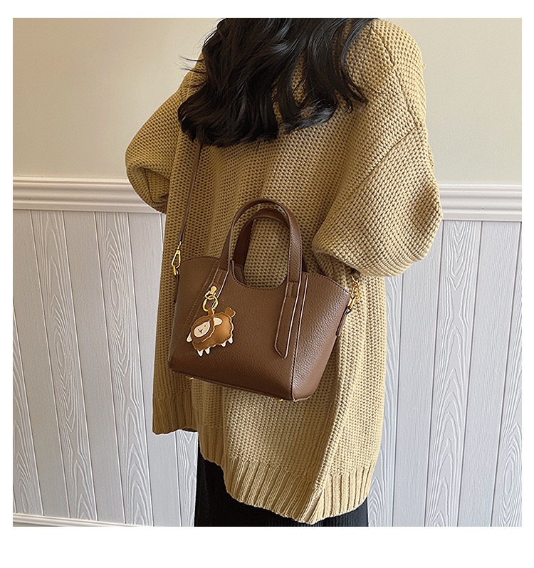 Túi Đeo Chéo Nữ Có Quai Xách - Giỏ Xách Đeo Vai Mona - tt240303