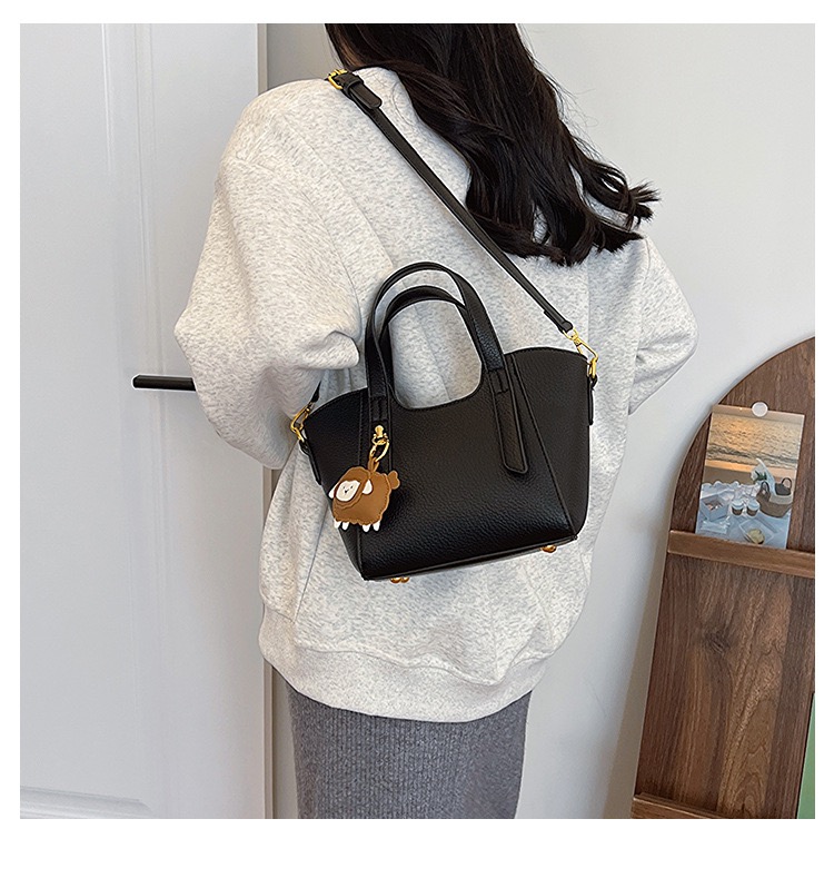 Túi Đeo Chéo Nữ Có Quai Xách - Giỏ Xách Đeo Vai Mona - tt240303