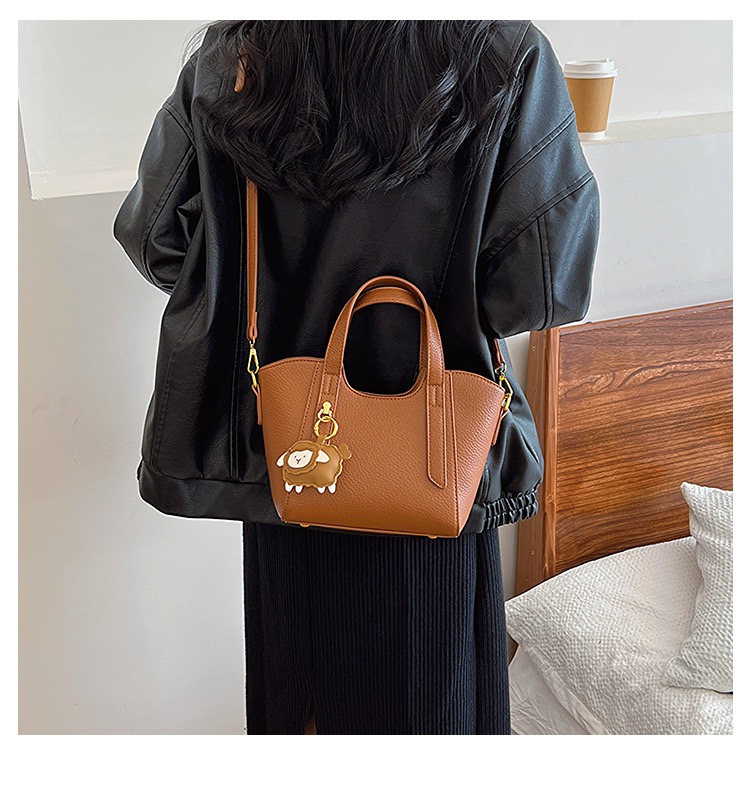 Túi Đeo Chéo Nữ Có Quai Xách - Giỏ Xách Đeo Vai Mona - tt240303