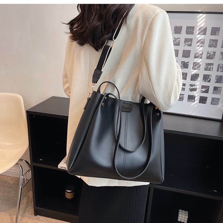 Túi Size To Đeo Vai Nữ - Giỏ Xách Lớn Đeo Chéo Dây Bản To Mona - tt230555