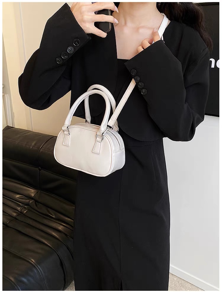 Túi Đeo Chéo Nữ Có Quai Xách - Giỏ Xách Mona - tt240335