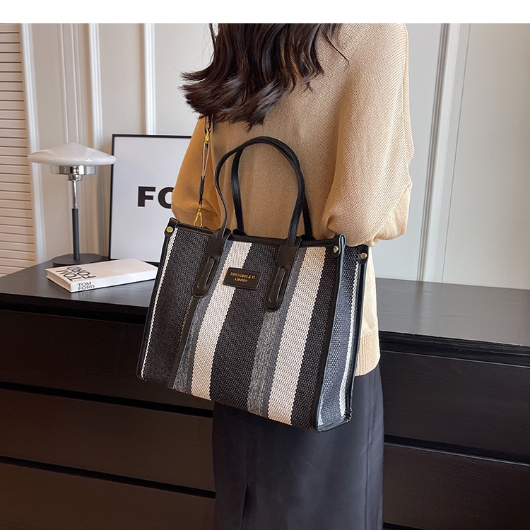 Túi Xách Nữ Size Lớn Có Dây Đeo Chéo - Giỏ Quai Xách To Đeo Chéo Mona - tt230907