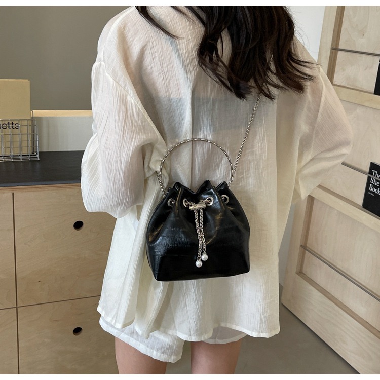 Túi Bèo Nhún Đeo Chéo Nữ - Giỏ Xách Đeo Vai Mona - tt240518