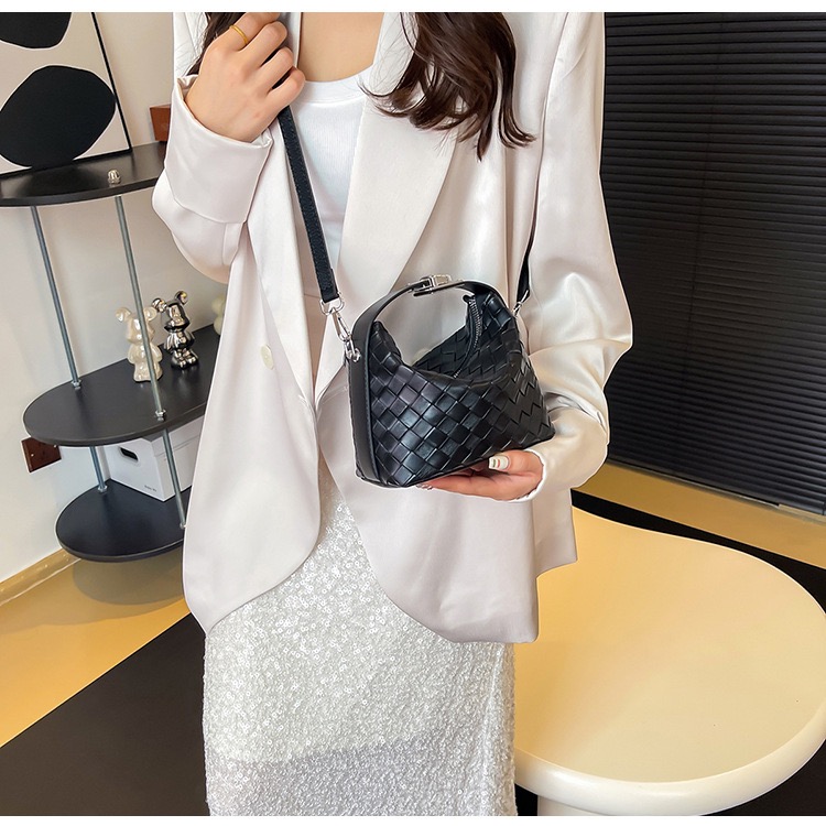 Túi Đeo Chéo Nữ Có Quai Xách - Giỏ Xách Đeo Vai Mona - tt240527