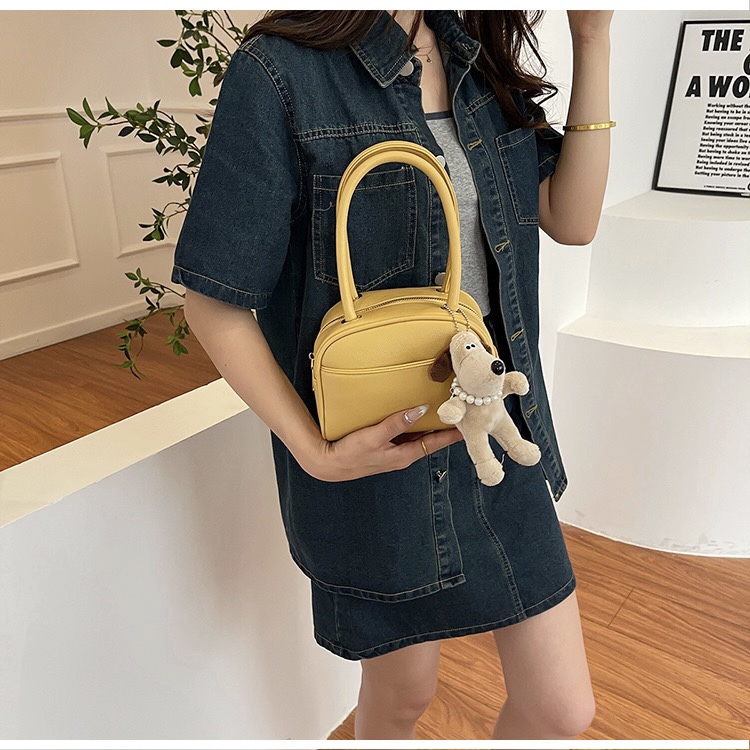 Túi Quai Xách Nữ - Giỏ Xách Đeo Chéo Kèm Thú Bông Mona - tt240701