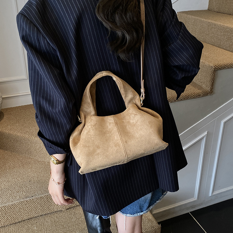 Túi Da Lộn Size To Phong Cách Sang Trọng Nổi Bật - tt251125