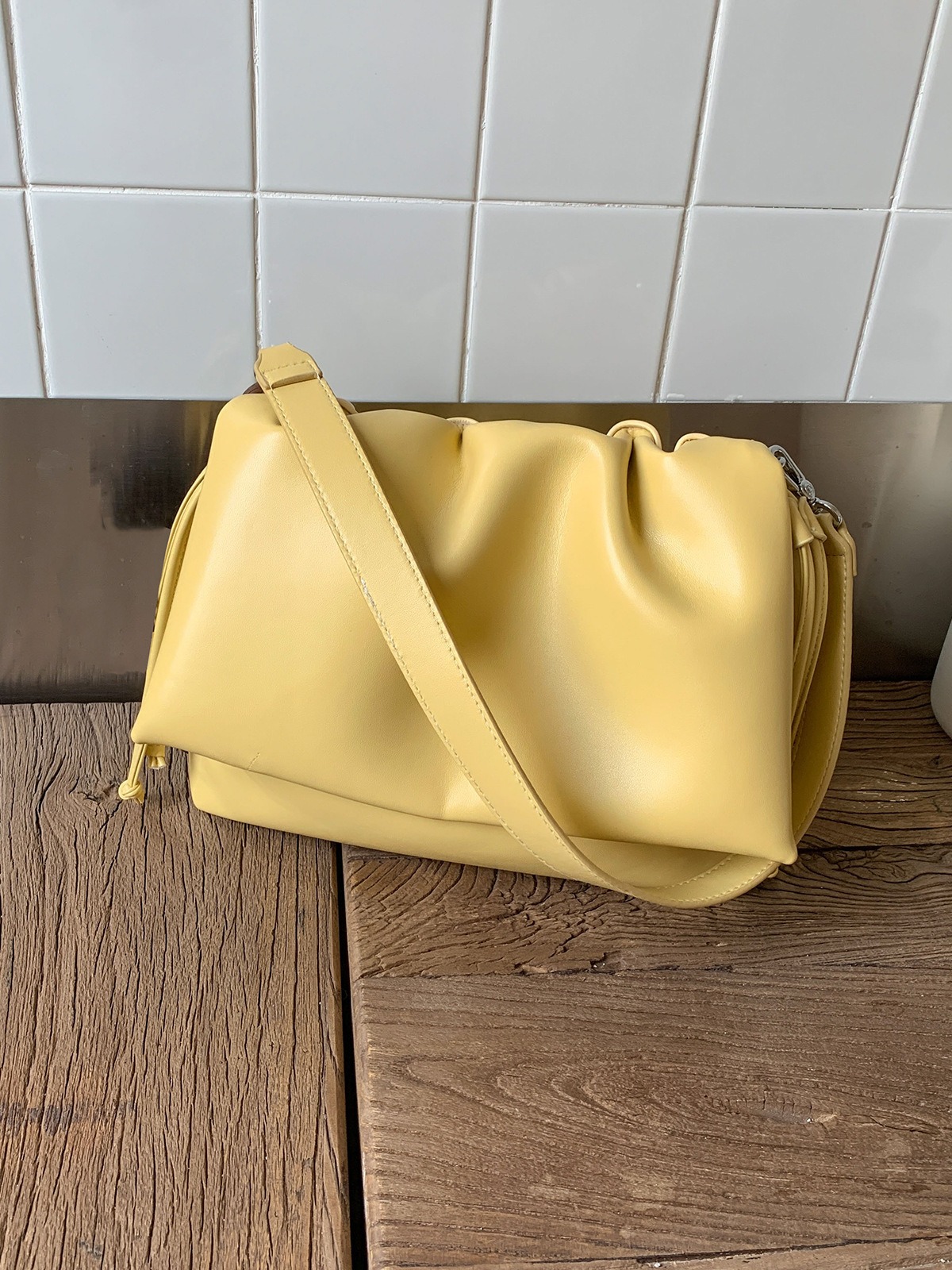 Túi Đeo Vai Đeo Chéo Hot Màu Sắc Bắt Mắt Mùa Hè - tt250815