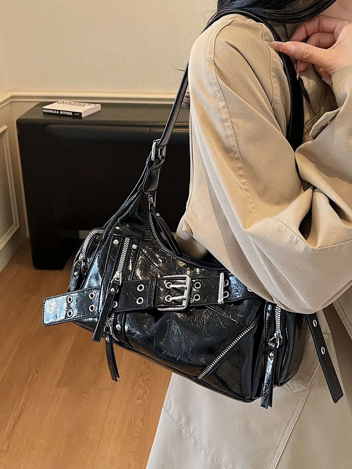 Túi Kẹp Nách Phong Cách Năng Động Dễ Sử Dụng - tt251205