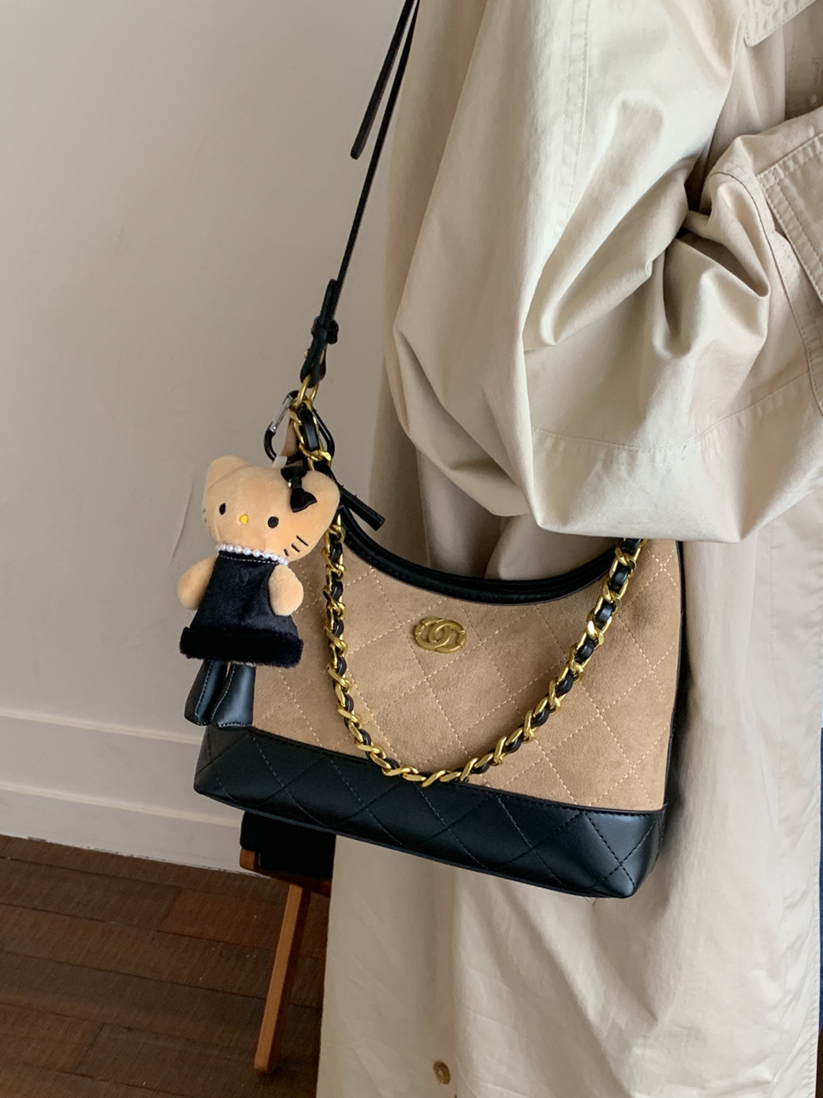 Túi Da Lộn Size Vừa Phong Cách Hiện Đại Tinh Tế - tt251070