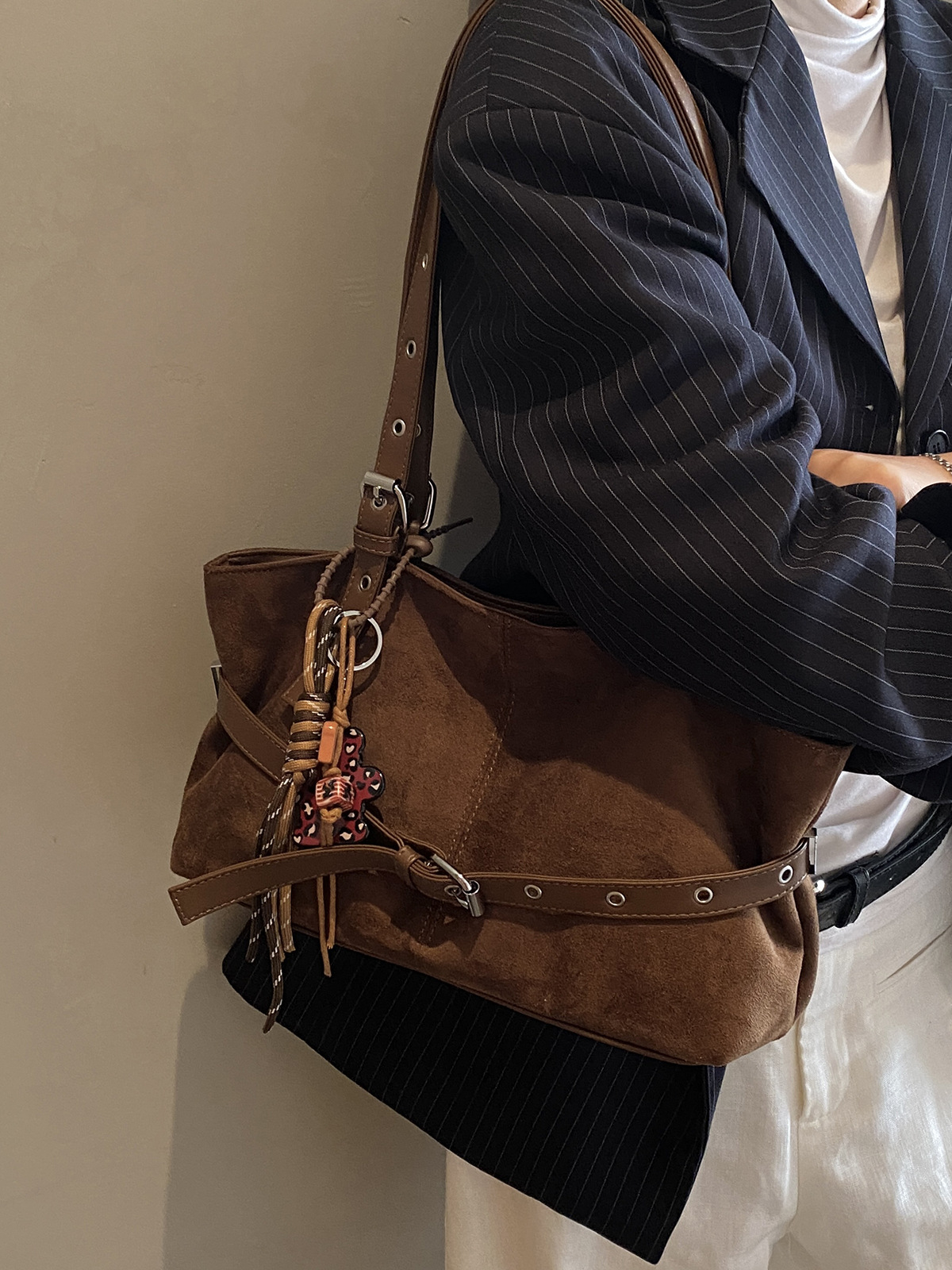 Túi Da Lộn Size To Phong Cách Sang Trọng Nổi Bật - tt251079