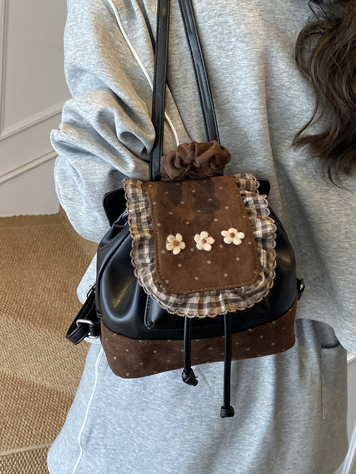 Balo Size Nhỏ Gọn Nhẹ Phù Hợp Đi Chơi Đi Dạo - tt251057