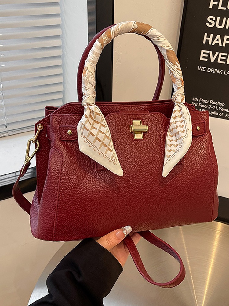 Túi Xách Size Vừa Gọn Gàng Sang Xịn - tt260426