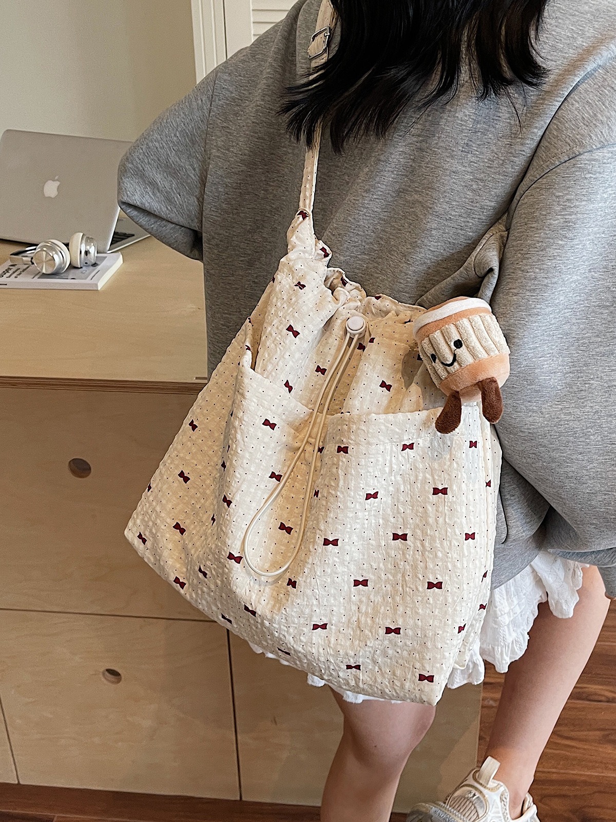 Túi Đeo Vai Size To Dây Rút Xinh Xắn - tt250820