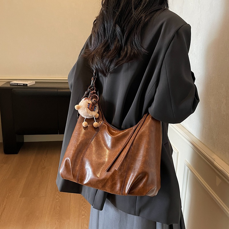 Túi Size Vừa Kẹp Nách Cá Tính - tt251145