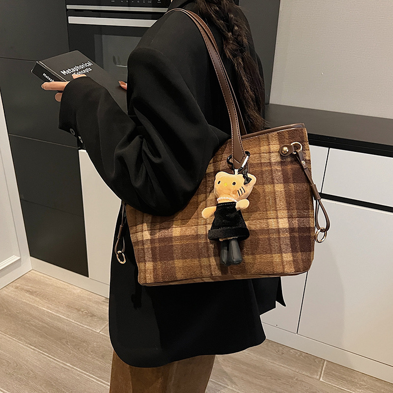 Size To Đựng Laptop Hồ Sơ Đi Làm - tt251150