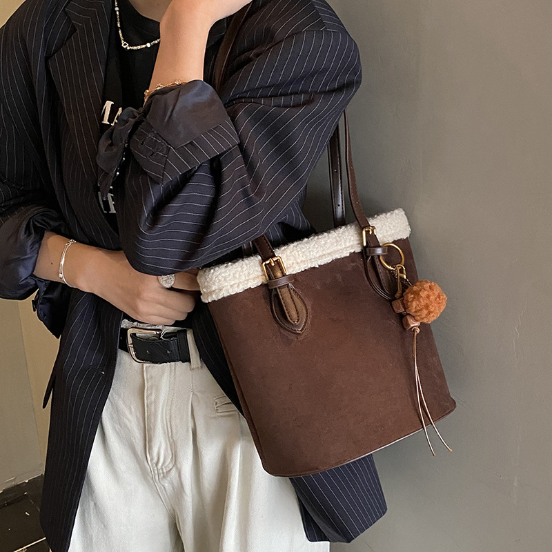 Túi Size Vừa Không Quá To Không Quá Nhỏ - tt251175