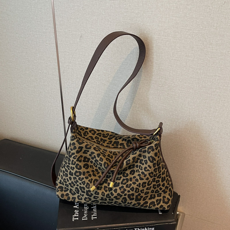 Túi Size To Tiện Lợi Cho Ngày Dài Năng Động - tt251118