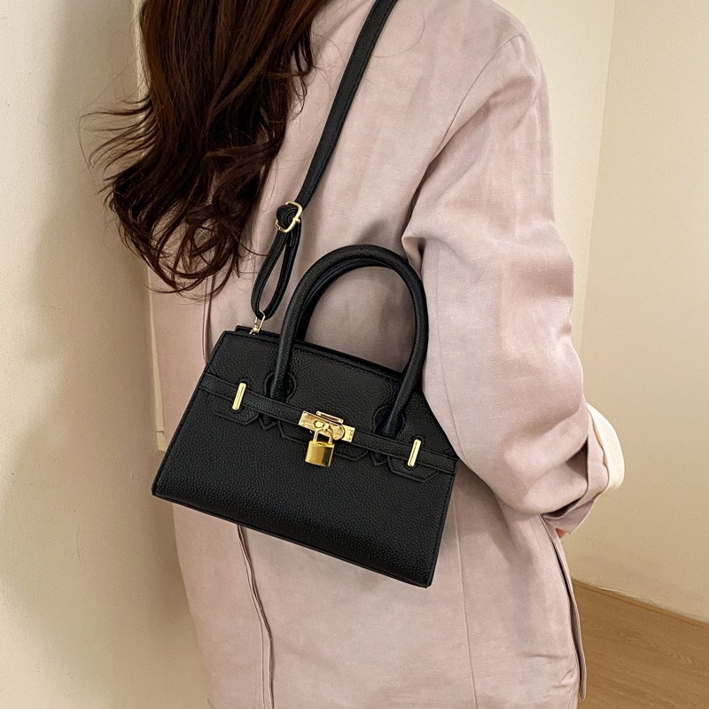 Túi Xách Size Nhỏ Nhỏ Mà Có Võ - tt260407