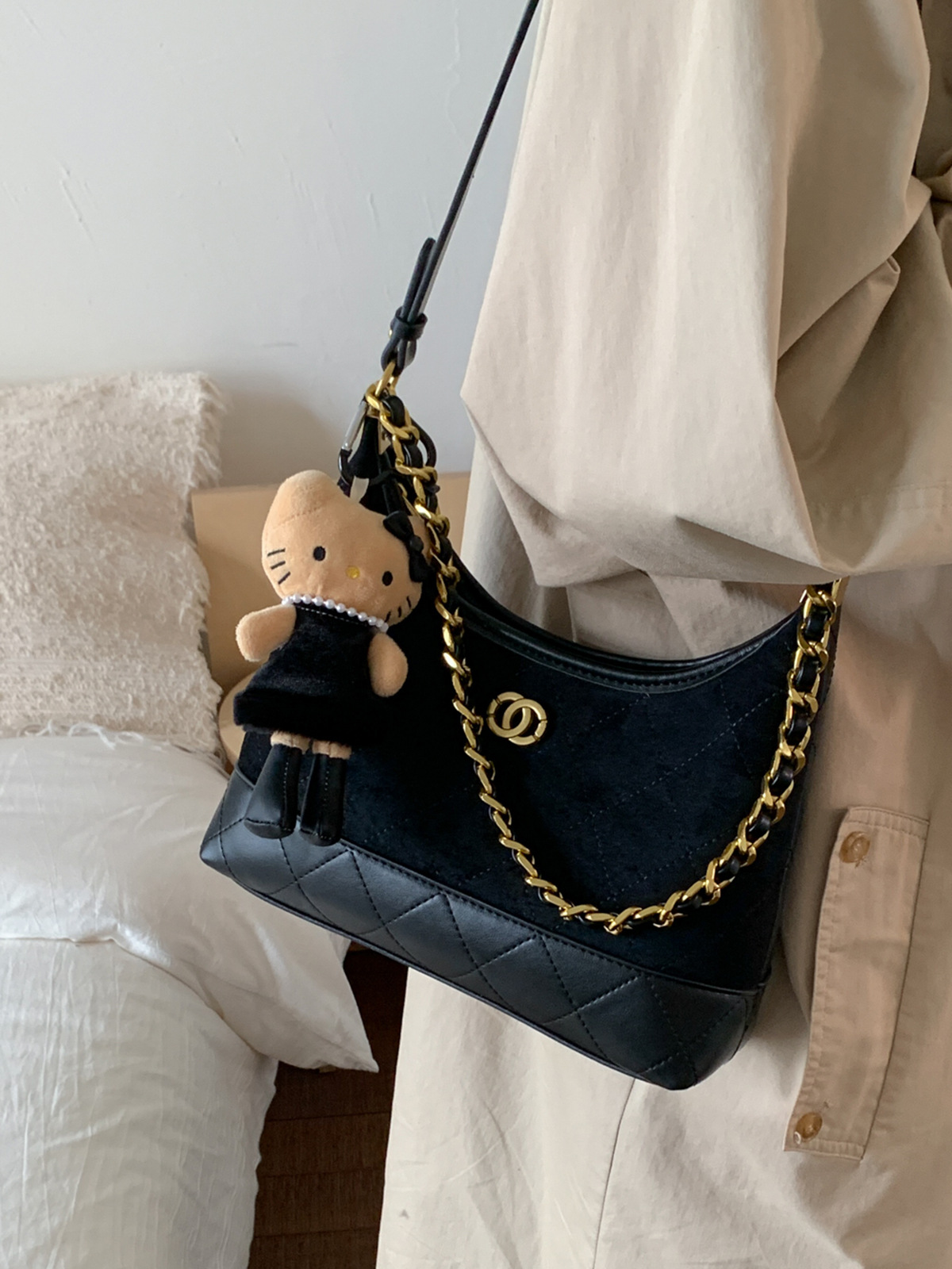 Túi Da Lộn Size Vừa Phong Cách Hiện Đại Tinh Tế - tt251070