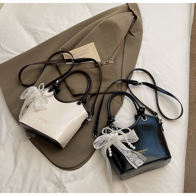 Túi Xách Xinh Xắn Đeo Chéo - Cầm Tay - tt250914