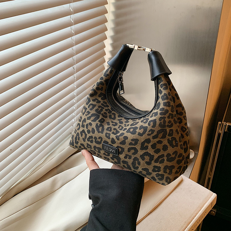 Túi Size Nhỏ Da Báo Phong Cách Cá Tính Nổi Bật - tt251076