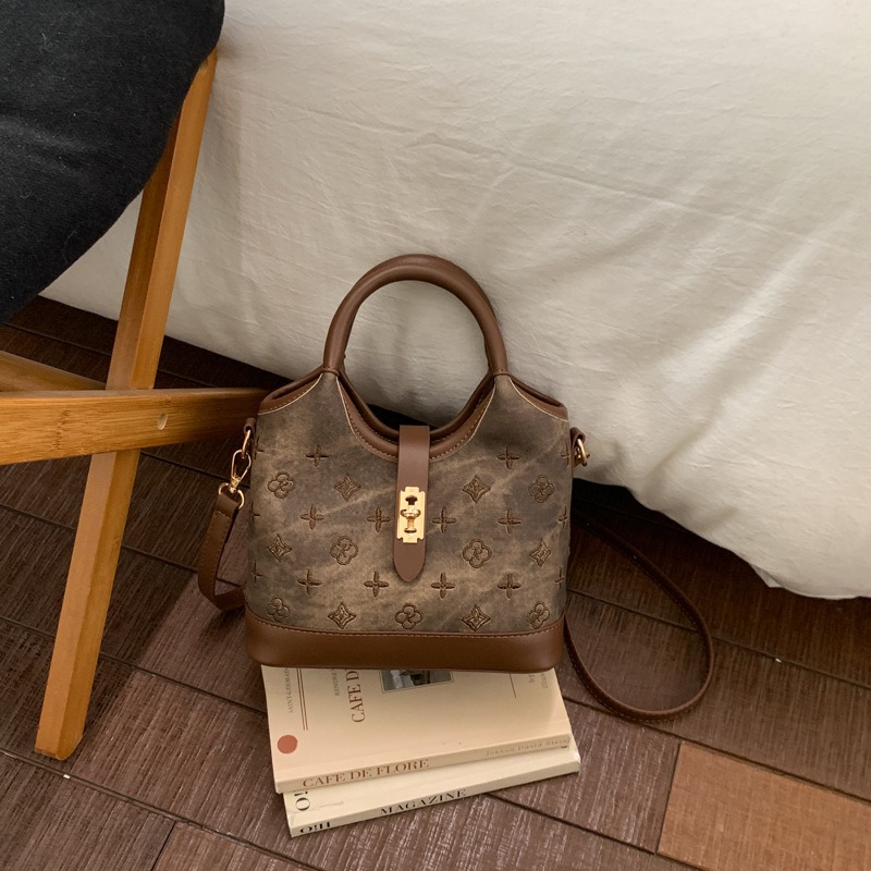 Túi Xách Nhỏ Nhẹ Nhàng Dễ Mang - tt250331