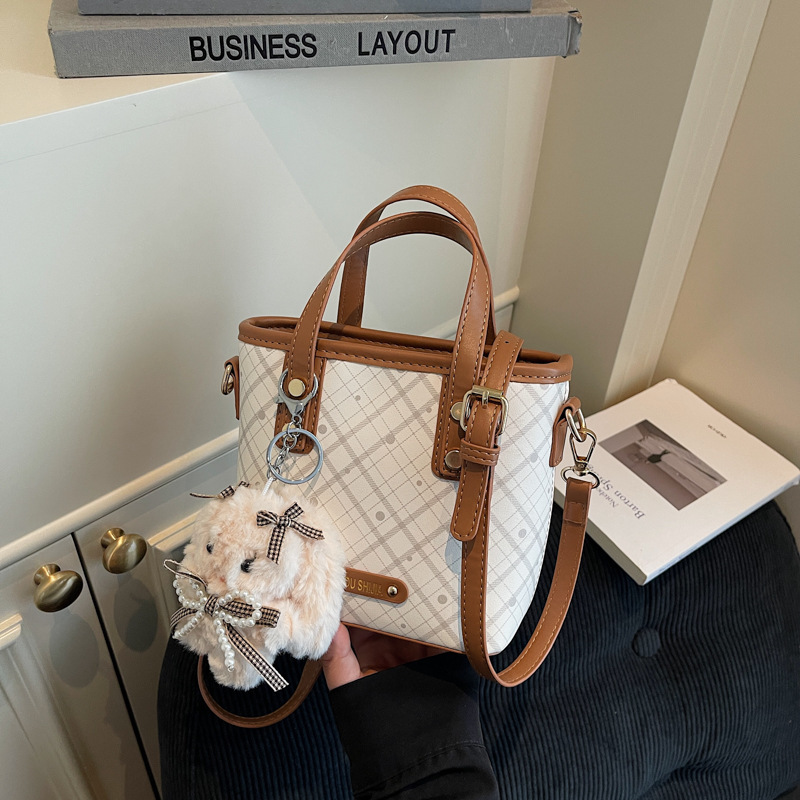 Túi Size Nhỏ Gen Z Dễ Phối Outfit - tt251137