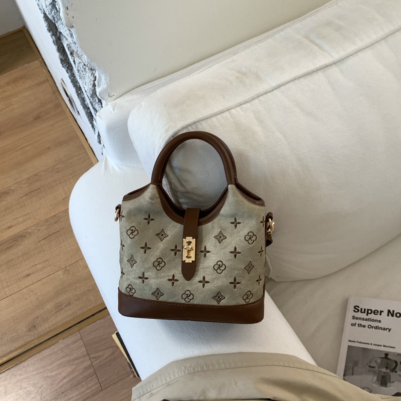 Túi Xách Nhỏ Nhẹ Nhàng Dễ Mang - tt250331