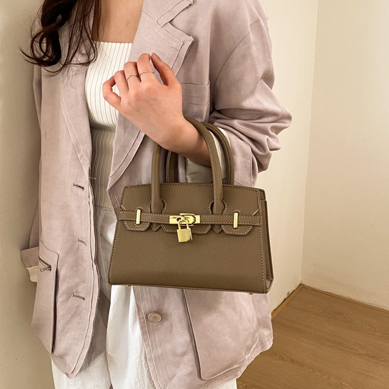 Túi Xách Size Nhỏ Nhỏ Mà Có Võ - tt260407