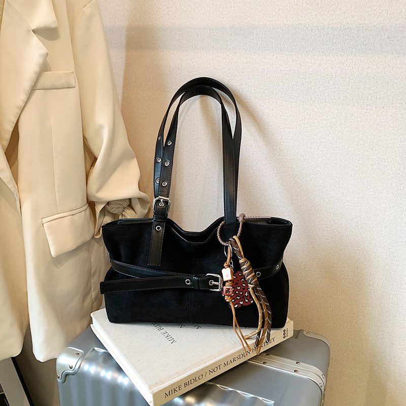 Túi Da Lộn Size To Phong Cách Sang Trọng Nổi Bật - tt251079