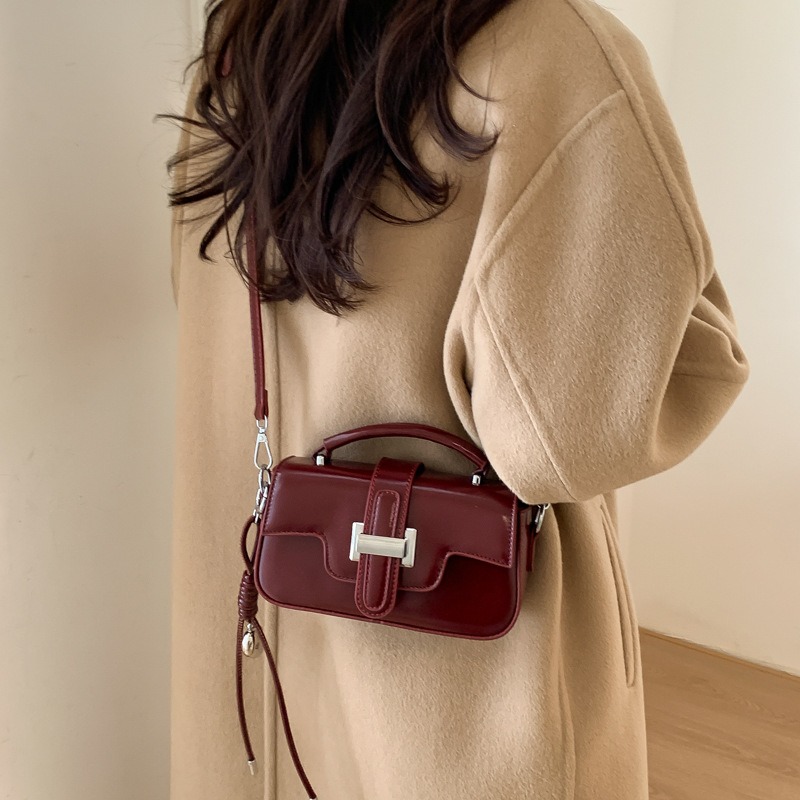 Túi Xách Size Nhỏ Đi Chơi Cực Hợp - tt260425