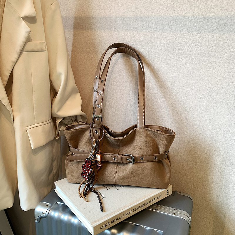 Túi Da Lộn Size To Phong Cách Sang Trọng Nổi Bật - tt251079