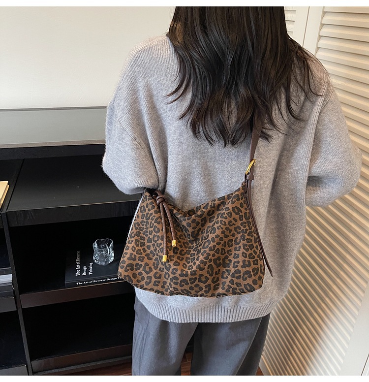 Túi Size To Tiện Lợi Cho Ngày Dài Năng Động - tt251118