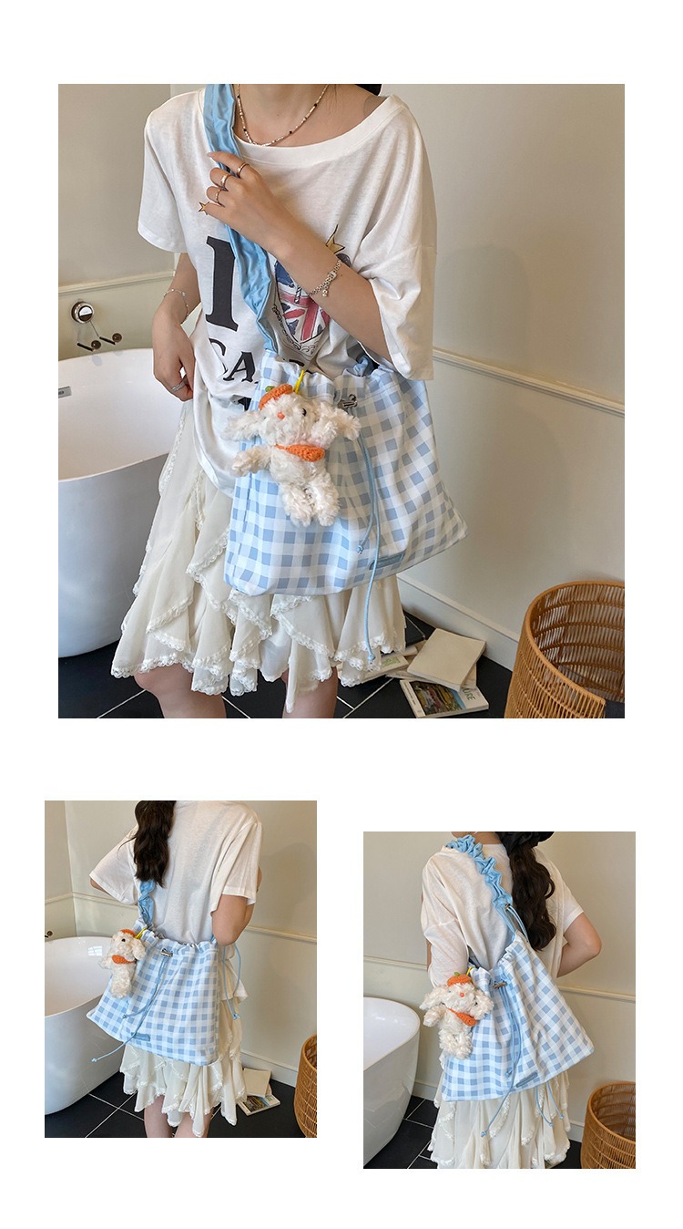 Túi Đeo Chéo Đeo Vai Caro mix Charm Thỏ Dễ Thương - tt250713